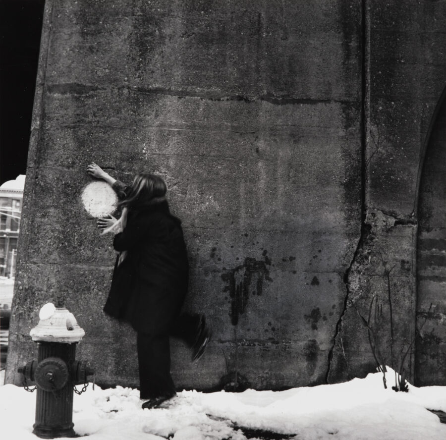 Francesca Woodman, Sloan, Providence, Rhode Island, 1976, © 2022 Woodman Family Foundation / Artists Right Society (ARS), New York